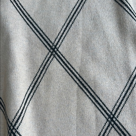 NWOT T Tahari Beige Argyle Sweater L - Picture 3 of 6